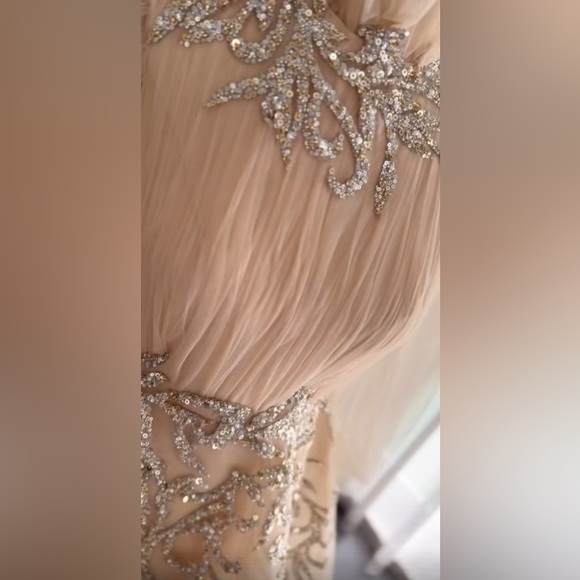 Gorgeous tulle gown - Picture 3 of 11